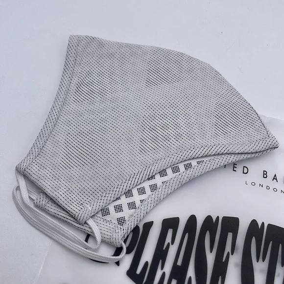 TED BAKER LONDON Reversible Reusable FACE MASK
NWT
OS - Picture 1 of 12